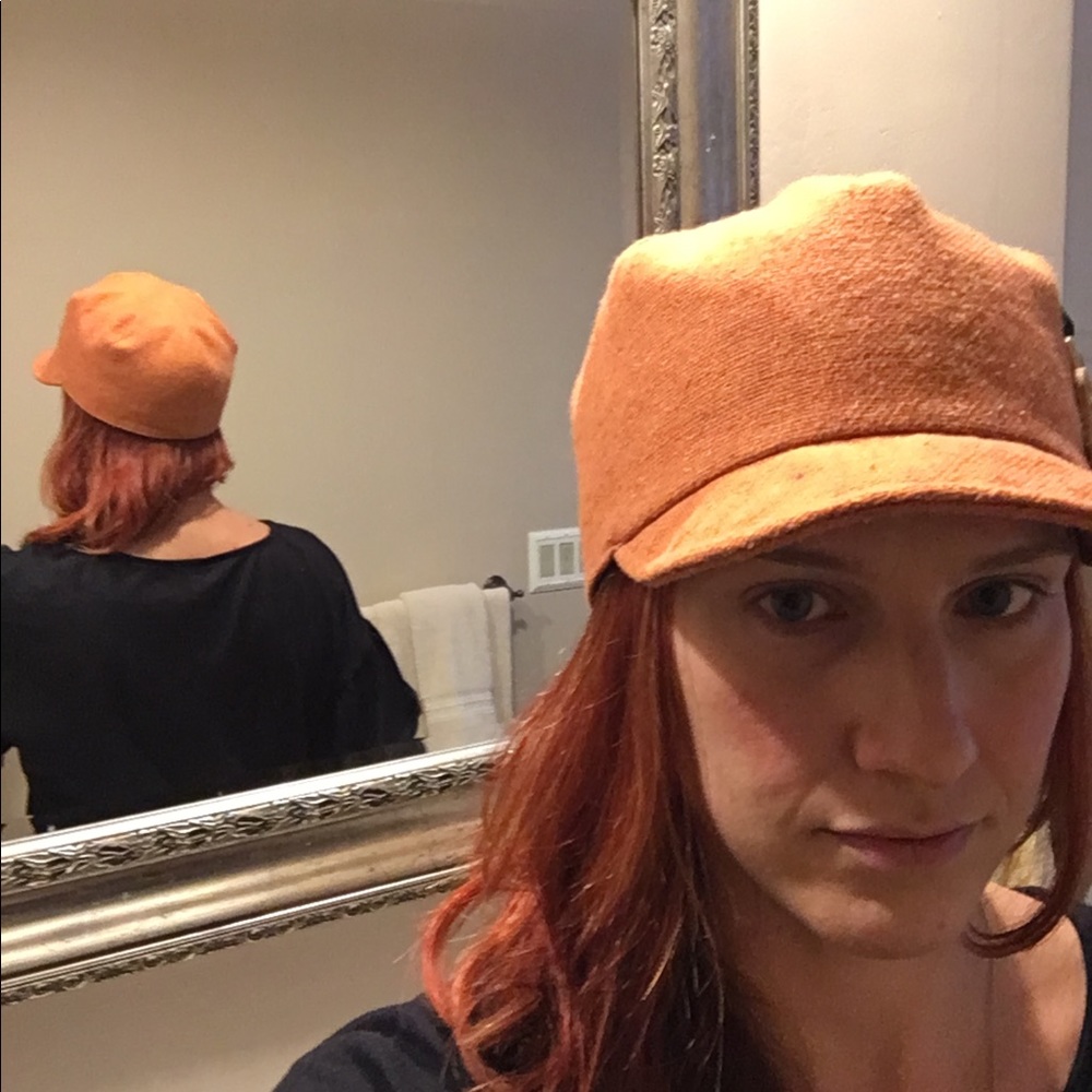 Button Hat - Picture 7 of 8